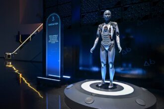 Opinion | The Aura robots at the Sphere in Las Vegas talk to you