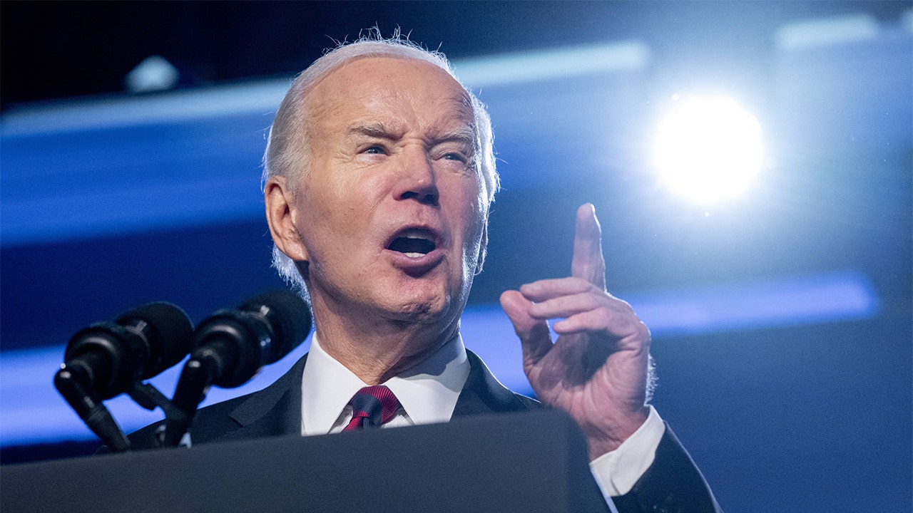 Biden aides panicked over classified document report containing ’embarrassing details,’ photos: Report