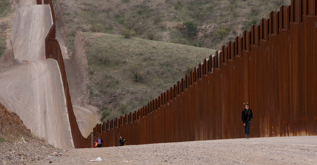 On the Arizona Border, Even a Slow Day Is Busy