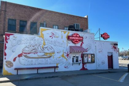 Kansas Town Says Burger Joint’s Mural Can’t Show Any Burgers