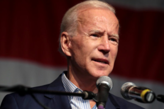 Biden’s Handlers Are Giving The President Cheat Sheets With Big Pictures To Help Him Walk To The Podium At Speaking Events: Report