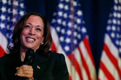 Hundreds Turn Out for Kamala Harris in Florida Enclave That Hasn’t Voted for a Democrat Since 2000