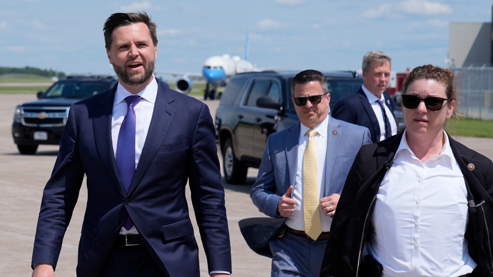 JD Vance tries to confront Kamala Harris on tarmac, quips ‘why she refuses…’