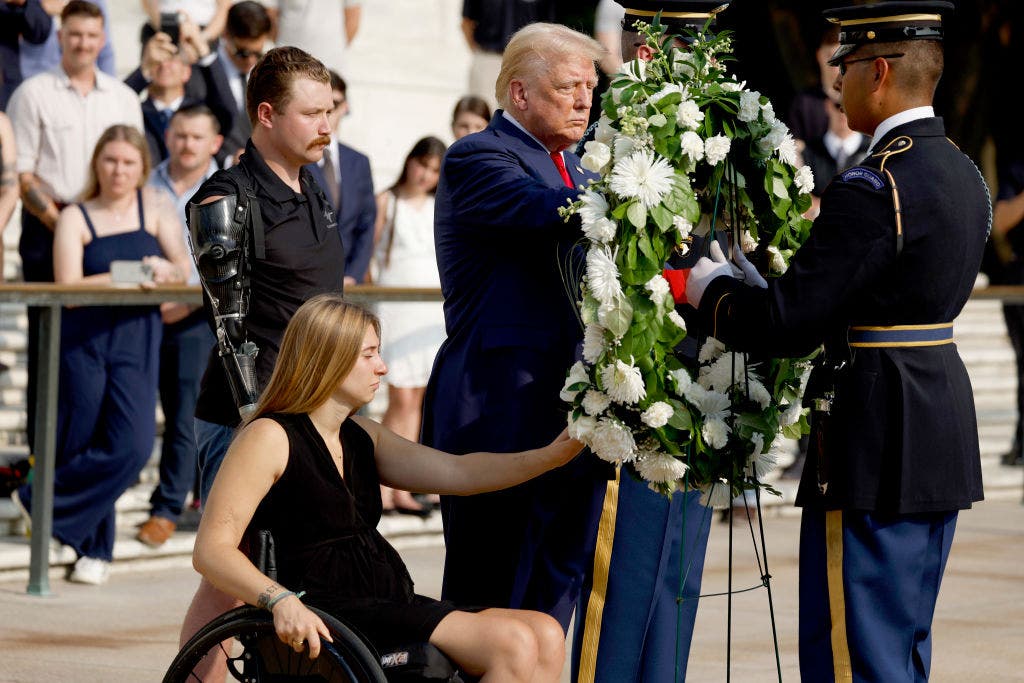 Trump ‘respectfully’ honored fallen troops at Arlington National Cemetery amid altercation report: veteran