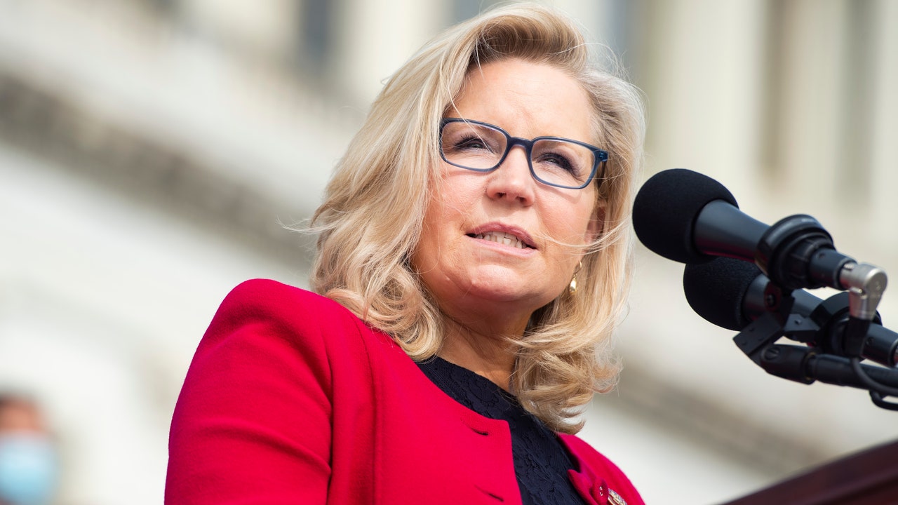 Liz Cheney Says She’s Voting for Harris Because Trump Will Light the Constitution on Fire in a Second Term