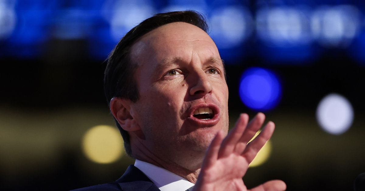 Chris Murphy Urges Dems To Show ‘Some Fight Right Now’ Against Trump’s Intimidation Plan