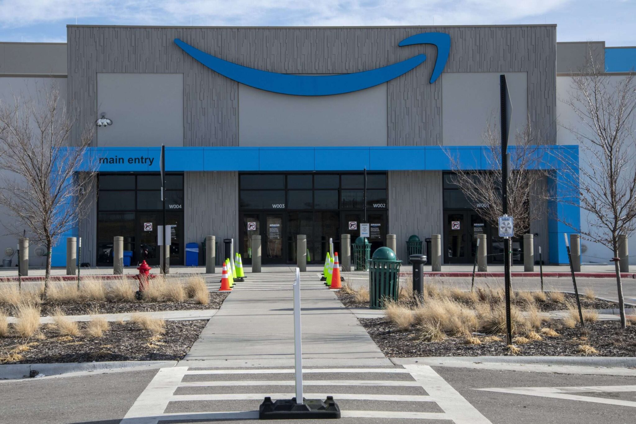 Amazon warehouses benefit local economies, study finds