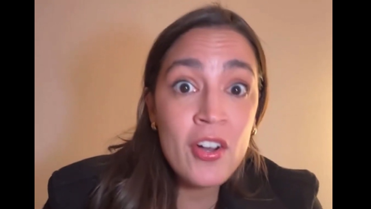 AOC Goes On Wide-Eyed Lunatic Rant Over Elon Musk’s Alleged ‘Nazi Salute,’ Then People Found Video of Her Doing the Same Thing