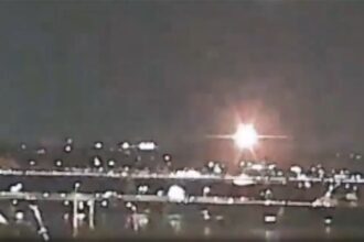 Video shows DC plane crash involving American Airlines flight, Black Hawk helicopter