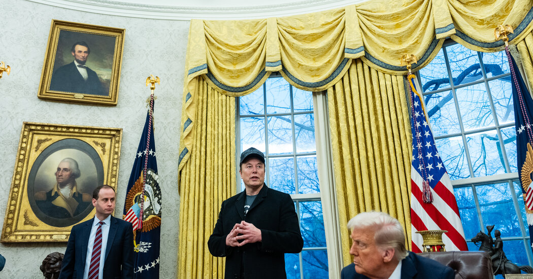 Elon Musk acapara la atención en el escenario de Donald Trump